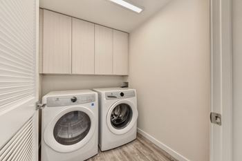 Washer/dryer room